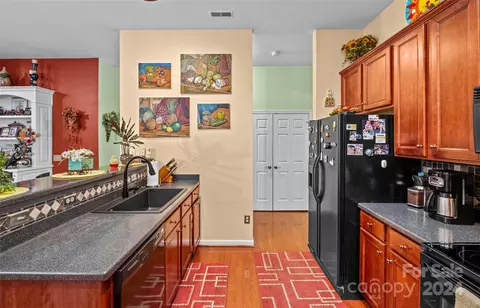 Kitchen - 978 Platinum Dr, Fort Mill, SC 29708 photo 4 of 8