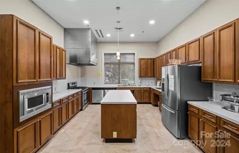 Kitchen - 978 Platinum Dr, Fort Mill, SC 29708 photo 8 of 8