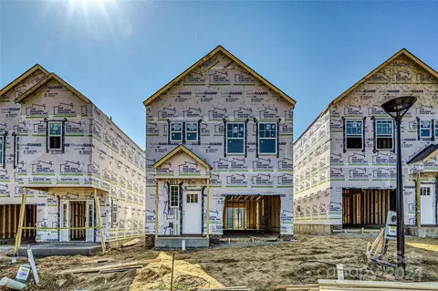 507 Kingsway Cir, Charlotte, NC 28214