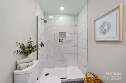 Bath - 509 3rd St, Spencer, NC 28159 photo 4 of 5