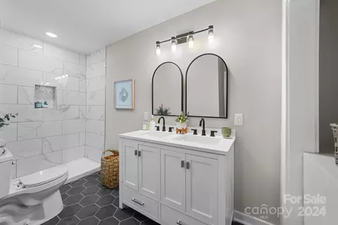 Bath - 509 3rd St, Spencer, NC 28159 photo 3 of 5