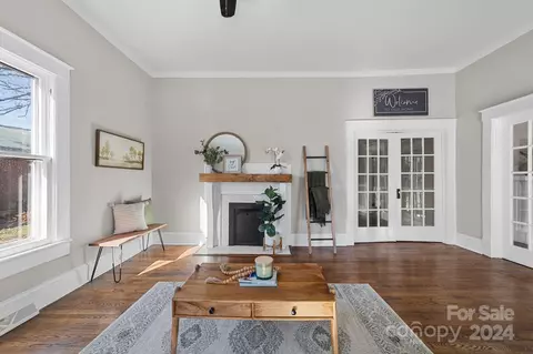 Living - 509 3rd St, Spencer, NC 28159 photo 3 of 7