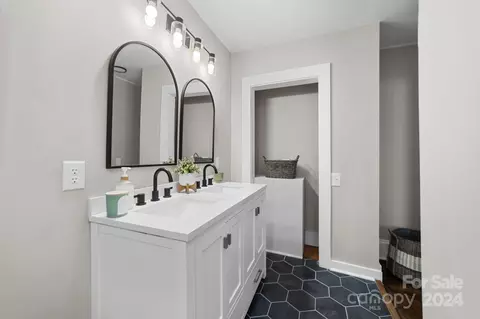 Bath - 509 3rd St, Spencer, NC 28159 photo 5 of 5