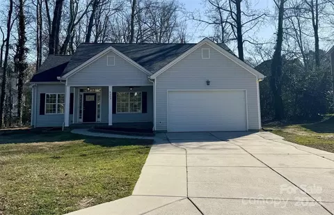 6203 Hanna Ct, Charlotte, NC 28212