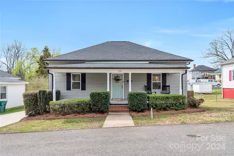 39 3rd St, Cramerton, NC 28032