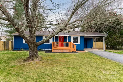 14 E Sugar Maple Dr, Hendersonville, NC 28739