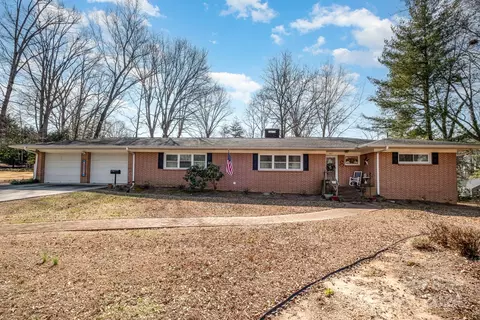 507 Mcswain Dr, Dallas, NC 28034