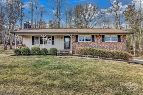 589 Brush Creek Rd, Fairview, NC 28730