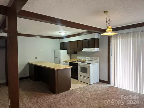 230 13th Avenue Nw Pl NW, Hickory, NC 28601