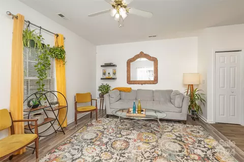7029 Somerset Springs Dr, Charlotte, NC 28262