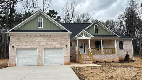 6013 Johnnette Dr, Charlotte, NC 28212