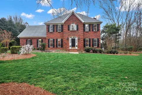 7021 Valleyview Ct, Matthews, NC 28104