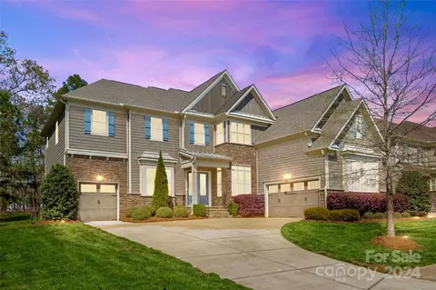 208 Camellia Hills Ct, Matthews, NC 28104