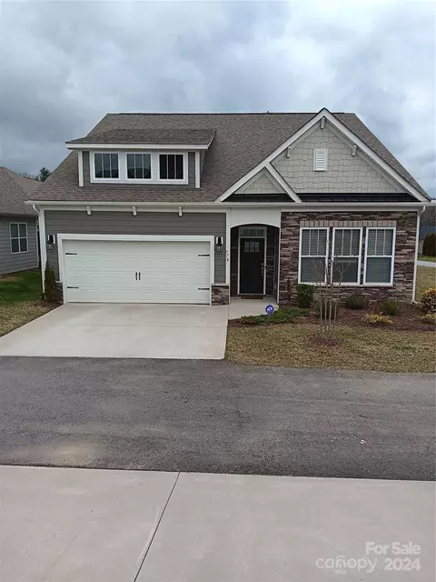 774 Summerfield Pl, Flat Rock, NC 28731