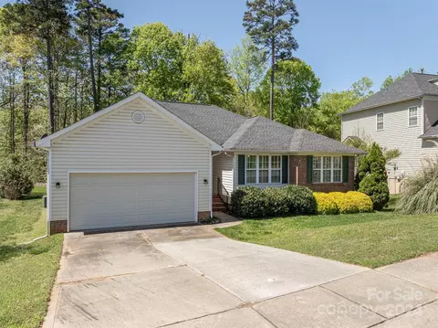 424 Riverfront Pkwy, Mount Holly, NC 28120