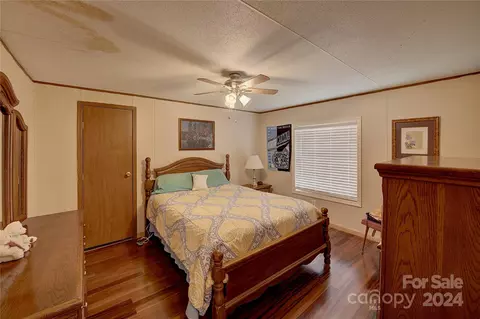 Bedroom - 52 Frank Biddix Rd, Spruce Pine, NC 28777 photo 1 of 2