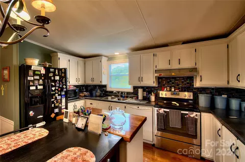 Kitchen - 52 Frank Biddix Rd, Spruce Pine, NC 28777 photo 1 of 2