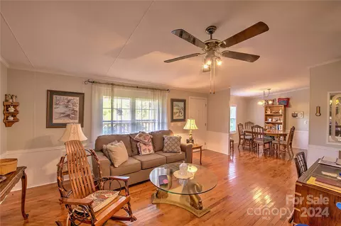 Living - 52 Frank Biddix Rd, Spruce Pine, NC 28777 photo 2 of 4