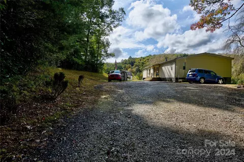 Exterior - 52 Frank Biddix Rd, Spruce Pine, NC 28777 photo 7 of 12