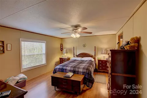 Bedroom - 52 Frank Biddix Rd, Spruce Pine, NC 28777 photo 2 of 2