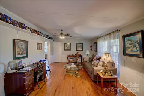 Living - 52 Frank Biddix Rd, Spruce Pine, NC 28777 photo 3 of 4