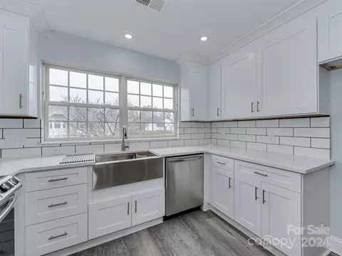 2011 Mallard Pine Ct, Charlotte, NC 28262