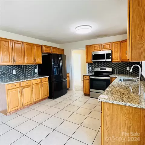 Kitchen - 504 Willow Rd, Salisbury, NC 28147 photo 3 of 5