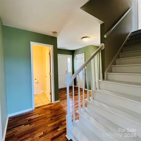 Entry Way - 504 Willow Rd, Salisbury, NC 28147 photo 1 of 4