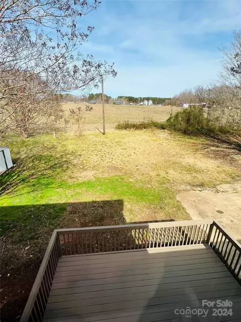 Exterior - 504 Willow Rd, Salisbury, NC 28147 photo 6 of 10