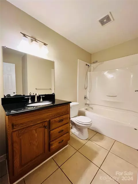 Bath - 504 Willow Rd, Salisbury, NC 28147 photo 3 of 3