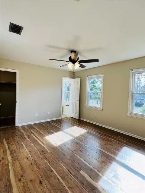 Living - 504 Willow Rd, Salisbury, NC 28147 photo 4 of 4