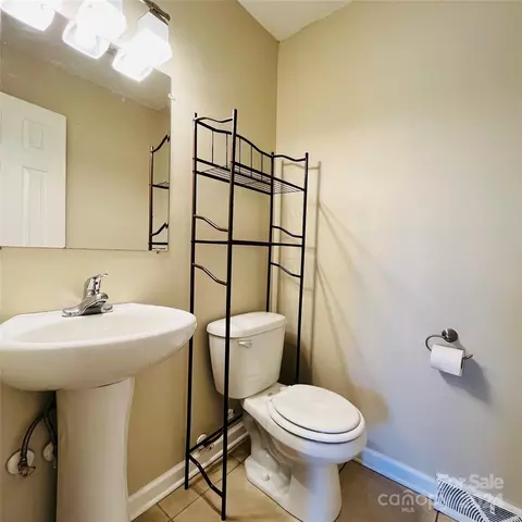 Bath - 504 Willow Rd, Salisbury, NC 28147 photo 1 of 3