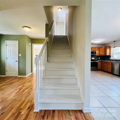 Entry Way - 504 Willow Rd, Salisbury, NC 28147 photo 2 of 4