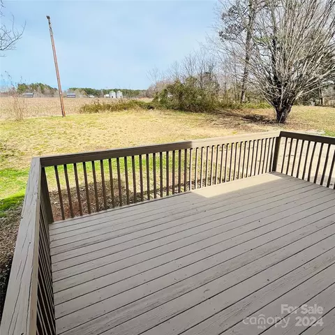 Exterior - 504 Willow Rd, Salisbury, NC 28147 photo 7 of 10