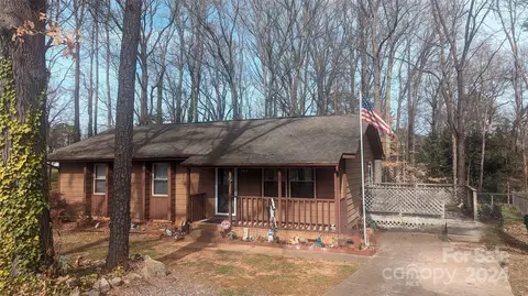 3418 Autumn Ridge Dr, Charlotte, NC 28269