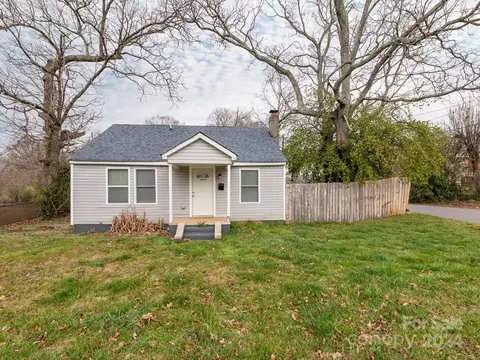4600 Willard St, Charlotte, NC 28208