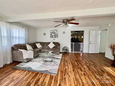 Living - 1305 Martin Luther King Ave, Kannapolis, NC 28083 photo 4 of 4