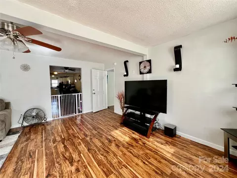 Living - 1305 Martin Luther King Ave, Kannapolis, NC 28083 photo 3 of 4