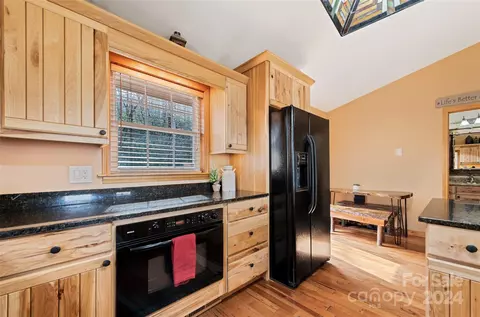 Kitchen - 235 Double Top Trl, Sylva, NC 28779 photo 4 of 5