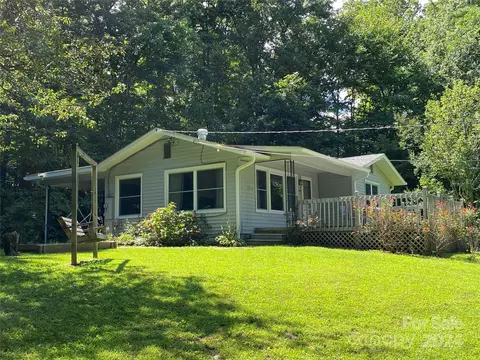 239 Bethany Church Rd, Fairview, NC 28730