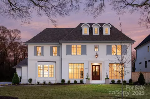 2443 Danbury St, Charlotte, NC 28211