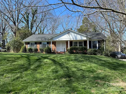 6820 Old Forge Dr, Charlotte, NC 28226