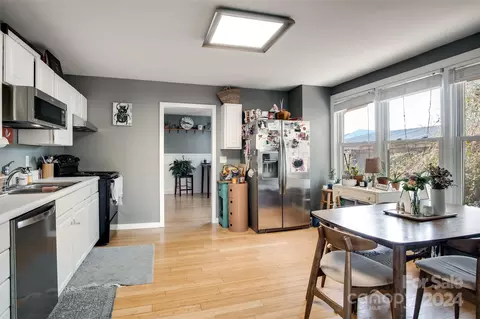 Dining - 58 Hampton St, Sylva, NC 28779 photo 1 of 4