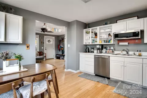 Dining - 58 Hampton St, Sylva, NC 28779 photo 3 of 4