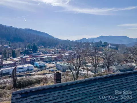 Exterior - 58 Hampton St, Sylva, NC 28779 photo 7 of 9