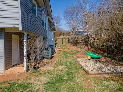 Exterior - 58 Hampton St, Sylva, NC 28779 photo 6 of 9