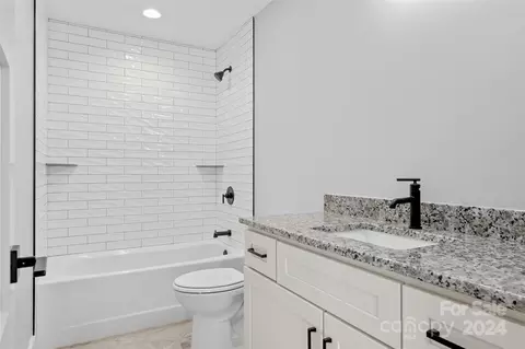 Bath - 188 Ashworth Ave, Brevard, NC 28712 photo 6 of 6