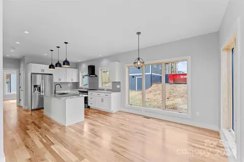 Kitchen - 188 Ashworth Ave, Brevard, NC 28712 photo 2 of 7