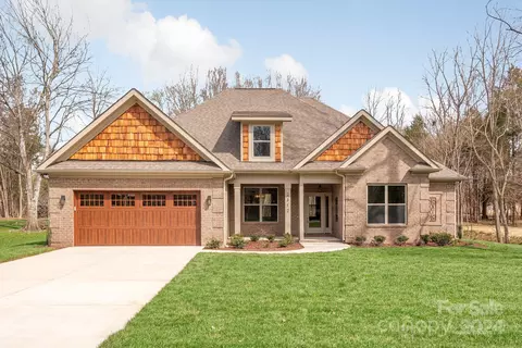 2312 Jon Chris Dr, Harrisburg, NC 28075