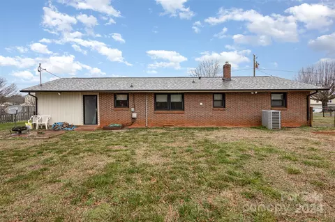 Exterior - 5231 Hall St, Conover, NC 28613 photo 7 of 8